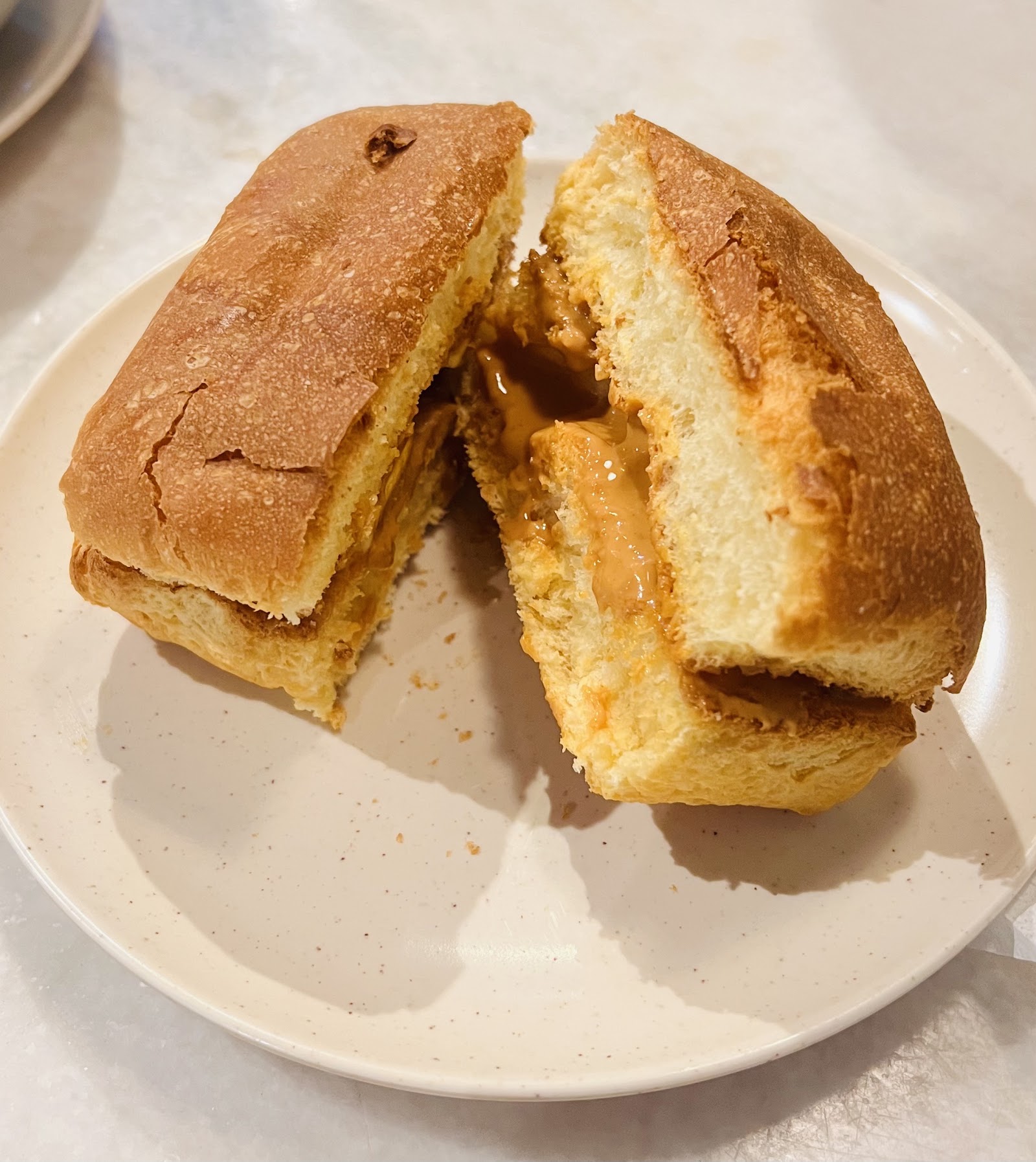 Peanut butter bun 花生酱烤太空包